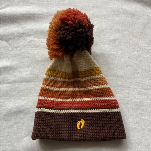 Vintage Wool Hat with a Big Pom Pom - Picture 1 of 3